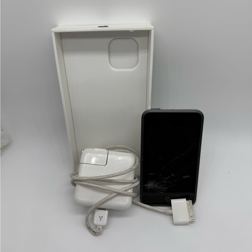 Apple Silver iPod Touch 8GB with Charger